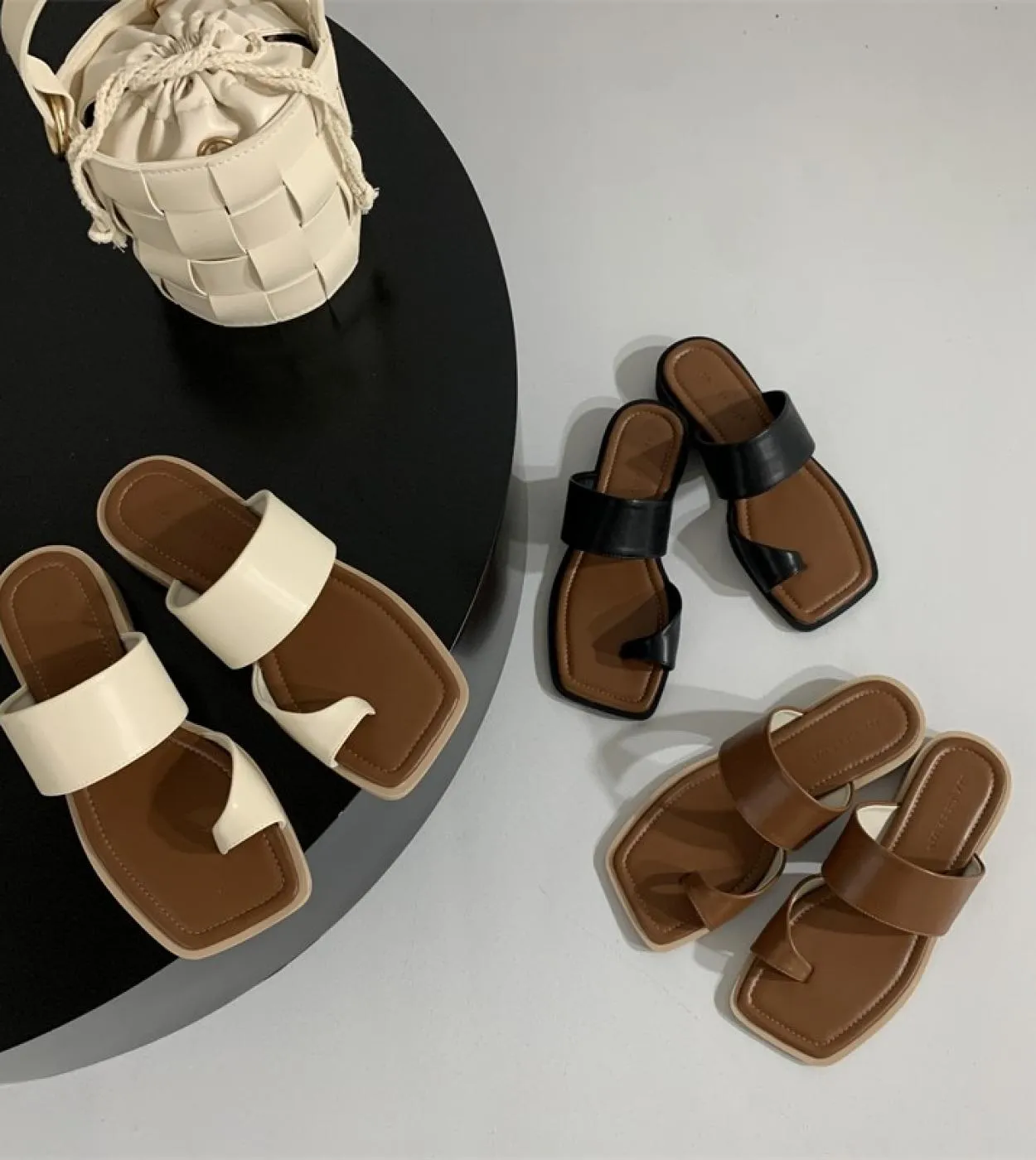 2023 sandali piatti estivi tinta unita moda pantofole da esterno open toe scarpe da spiaggia Casual scarpe da donna taglie forti