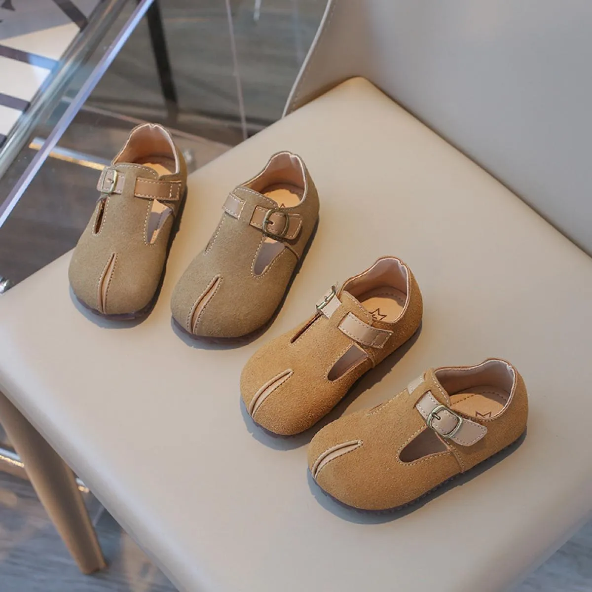 Nuova primavera punta divisa per bambini scarpe kaki ragazza giallo retrò scarpe di design di lusso per ragazze scarpe casual in