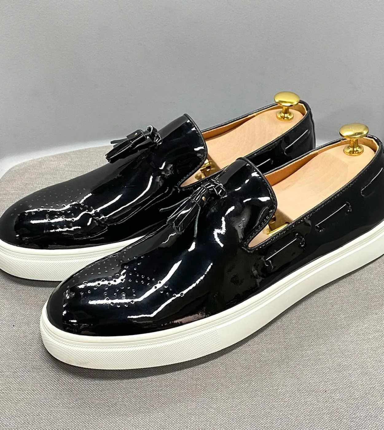 Scarpe casual da uomo Slipon in pelle verniciata liscia di alta qualità Scarpe da ginnastica piatte traspiranti nere di lusso F