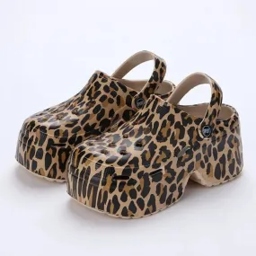 Zoccoli con fondo spesso leopardato per le donne Sandali con plateau robusti in punta chiusa Donna Estate 2023 Pantofole con tac